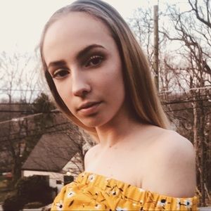 Meet your Posher, Abby